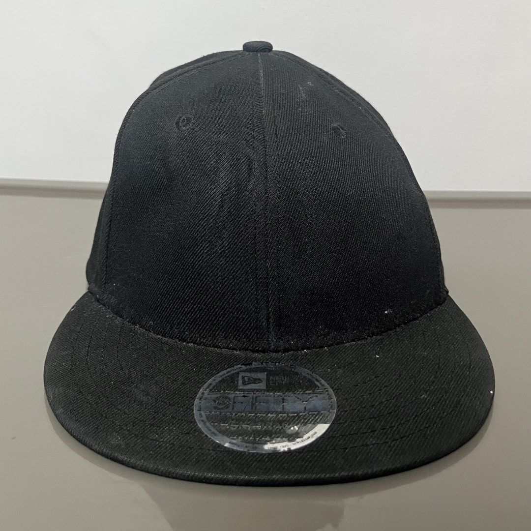 New Era 9Fifty Plain Black Cap (Category: Caps & Hats) located in Valenzuela. Submitted by any_thingthings (Listing ID 1450914947, Image 1). Description: .
