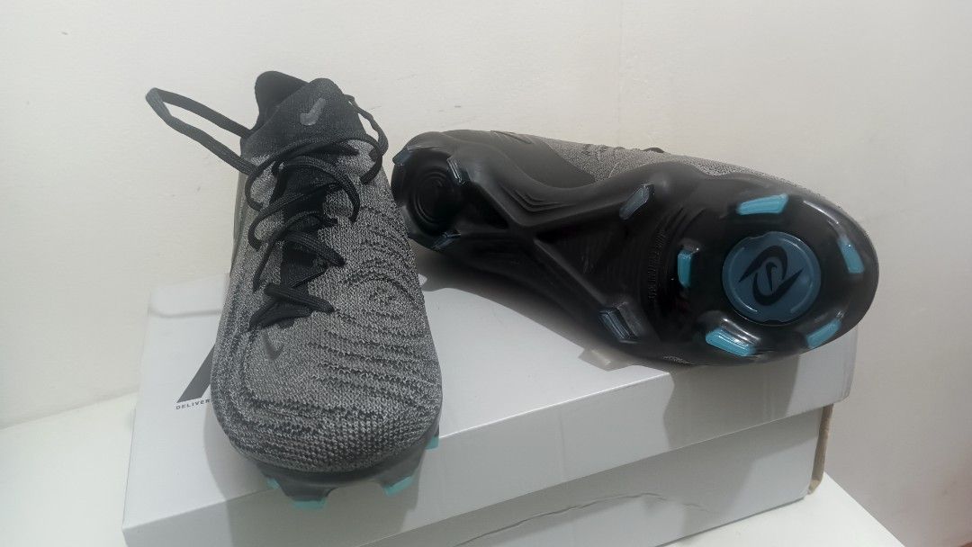 Nike Phantom GX 2 Elite FG (Category: Sneakers) located in Tacurong. Submitted by thegraphiteman (Listing ID 1450858813, Image 2). Description: Brand: Nike Model: Nike Phantom GX 2 Elite FG Size: UK 6 / 24.5 cm / EUR 39 Condition: Excellent Condition RFS: Wrong Size I only wore it once to try the fit and never used it for playing. It has never been used outdoors. 📍Meet-up ( DVO City ) or shipping available. 💬 Feel free to message me if you have