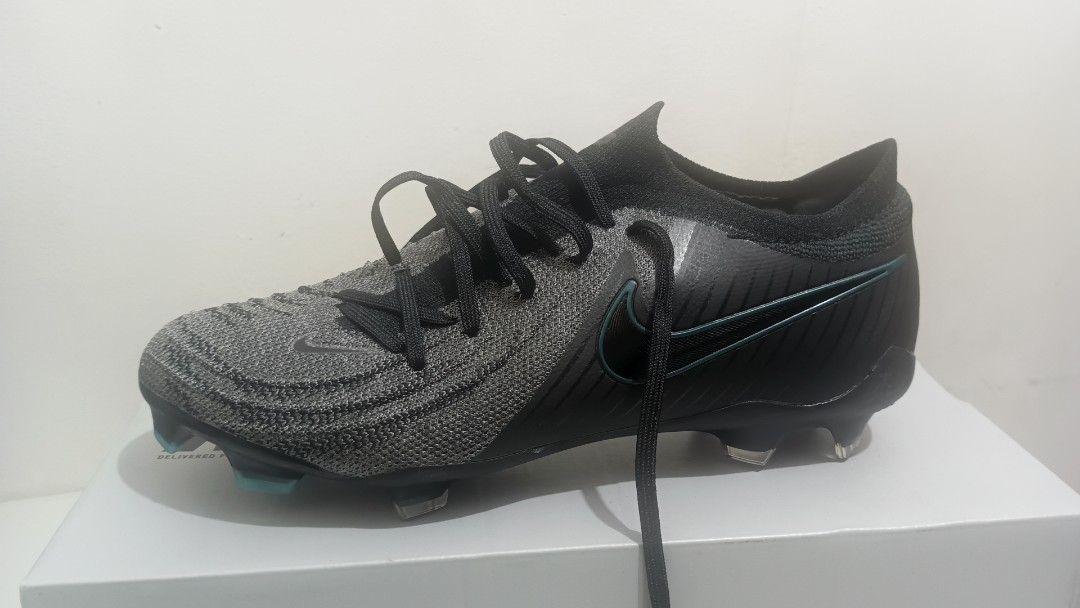 Nike Phantom GX 2 Elite FG (Category: Sneakers) located in Tacurong. Submitted by thegraphiteman (Listing ID 1450858813, Image 1). Description: Brand: Nike Model: Nike Phantom GX 2 Elite FG Size: UK 6 / 24.5 cm / EUR 39 Condition: Excellent Condition RFS: Wrong Size I only wore it once to try the fit and never used it for playing. It has never been used outdoors. 📍Meet-up ( DVO City ) or shipping available. 💬 Feel free to message me if you have