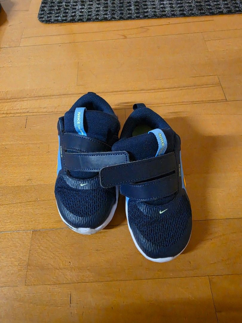 NIKE STAR RUNNER 5 - TODDLER NAVY (Category: Babies & Kids Fashion) located in Manila. Submitted by declutterb (Listing ID 1450900678, Image 2). Description: Nike Toddler shoes Size 9C Bought from Lazmall Nike official store Like new condition.