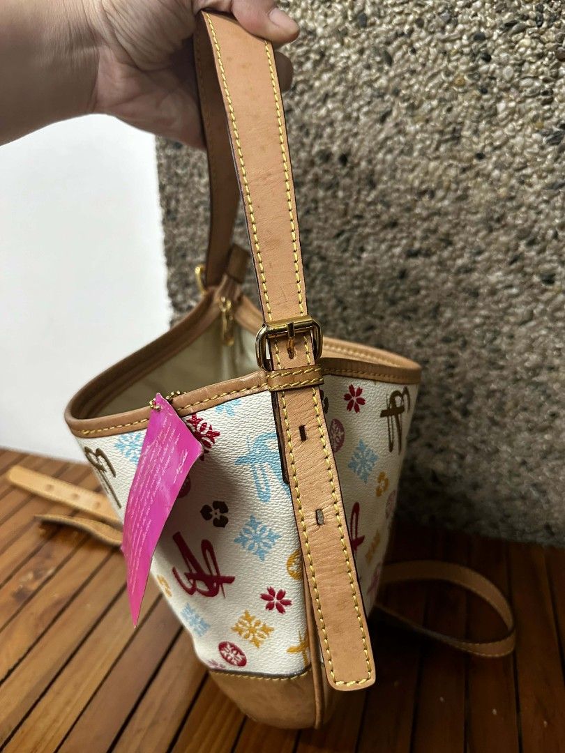 Niki Jodi mini Kili bag (Category: Shoulder Bags) located in Angeles City. Submitted by aiscanday (Listing ID 1450783774, Image 2). Description: my tags pa po Korean Japan preloved source.