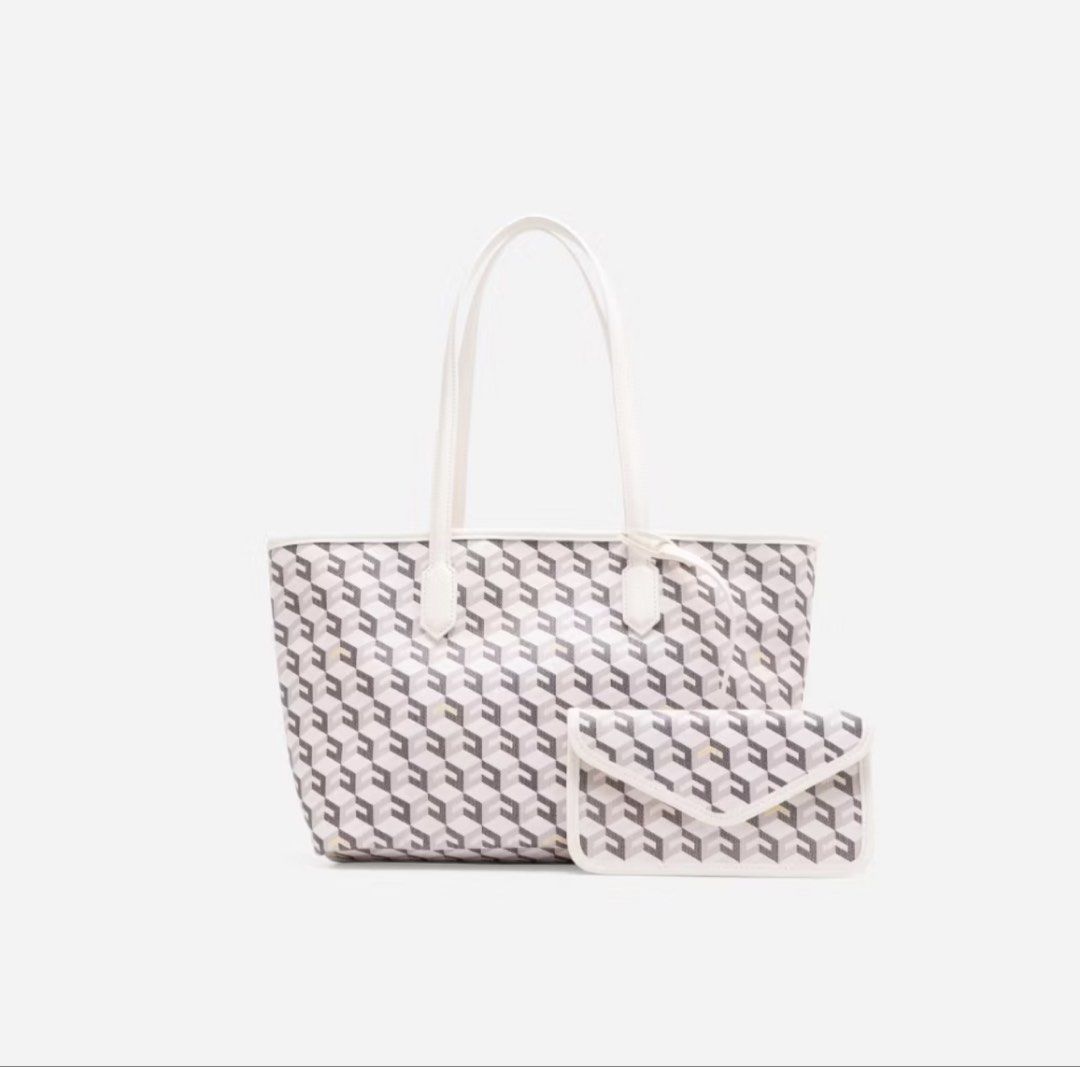 Original Christy Ng Russo Medium Bag in White (Category: Shoulder Bags) located in Taguig. Submitted by destashph_ (Listing ID 1450879061, Image 1). Description: .