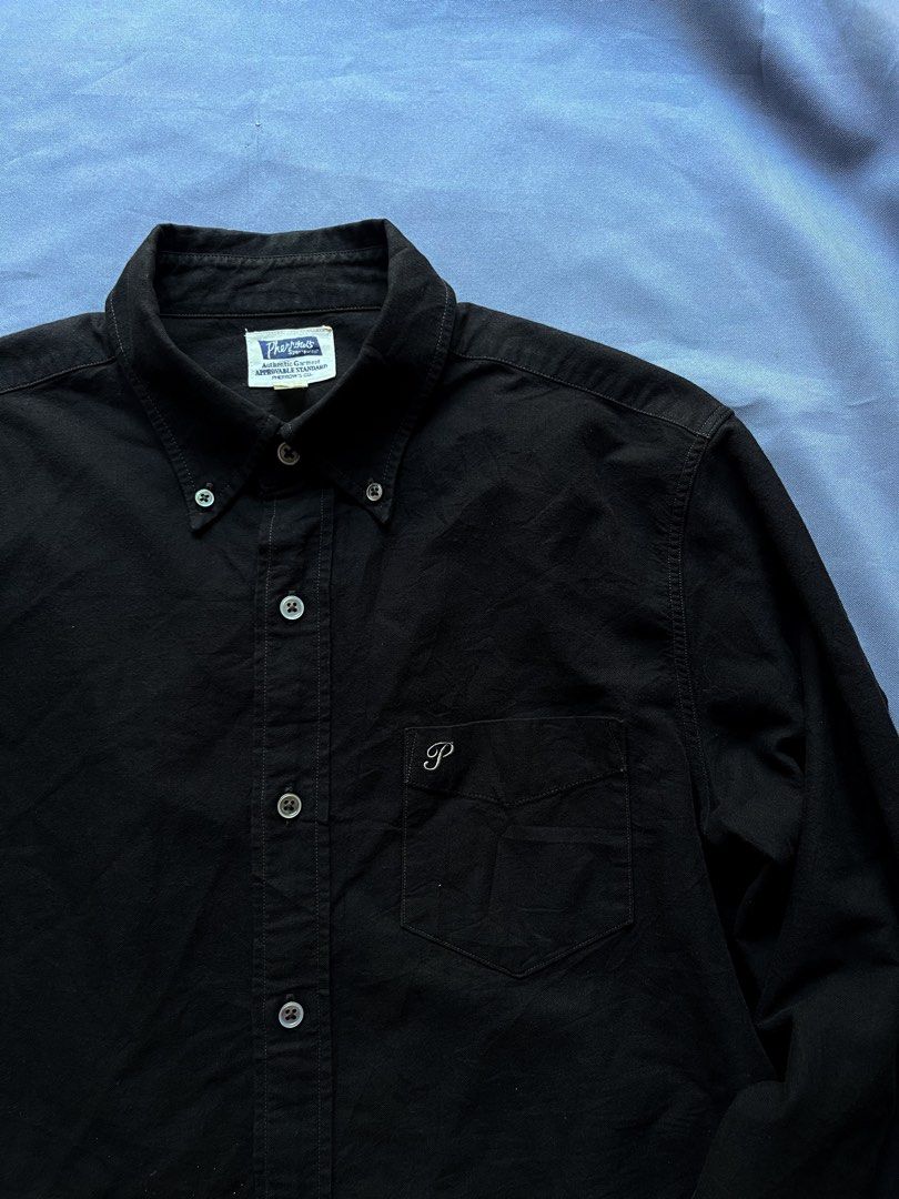 Pherrows Oxford Button-Down Shirt (Category: Activewear) located in Bacolod City. Submitted by used.garms11 (Listing ID 1450860708, Image 2). Description: Authentic Made in Japan Good Condition Size: 15 Medium Dimensions: W 20.5 | L 27 No major flaws Color rate: 9/10 Material: 100% Cotton Pocket Design .