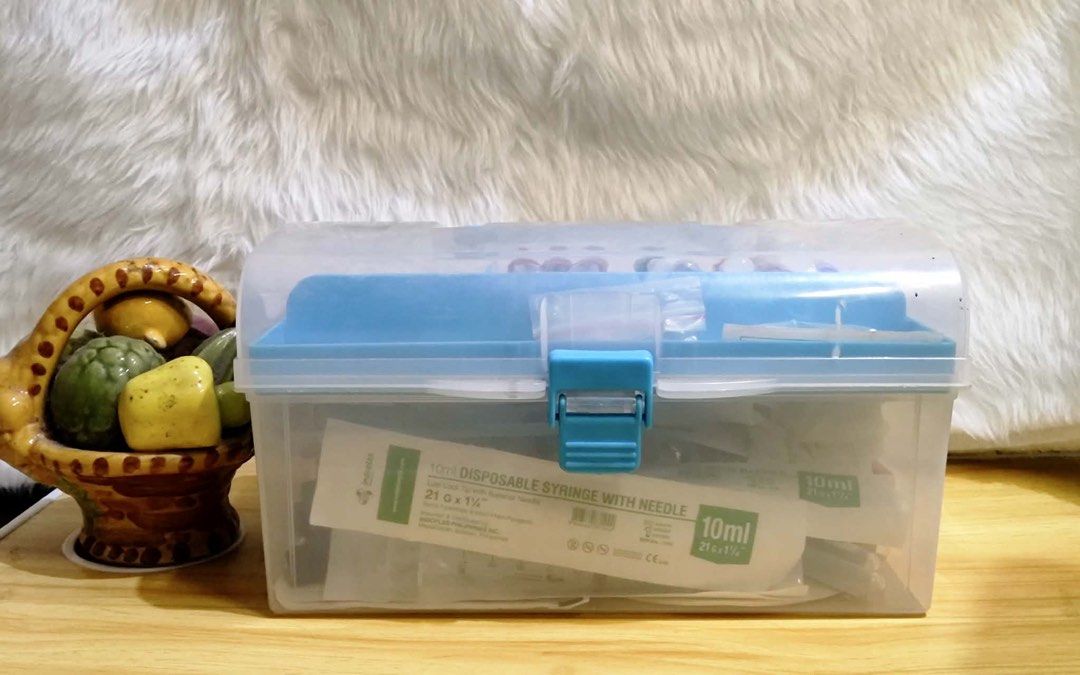 Phlebotomy Kit (Category: Medical Supplies & Tools) located in Manila. Submitted by carolinest97765 (Listing ID 1450746870, Image 2). Description: Ideal for students, return demonstrations, and practice. INCLUSIONS: ✅ 1 Tackle box ✅ 3cc (Cardinal) - 1 box/80pcs (Exp.2029) ✅ 5cc (Cardinal) - 1box/85pcs (Exp.2029) ✅ 10cc Syringe (Indoplas) - 5pcs (Exp.2031) ✅ 10pcs Red Tubes (KingMed: Exp. 2027) ✅ 5pcs EDTA Tubes (Exp. 2029) ✅ 5pcs Blue Tubes (TruL