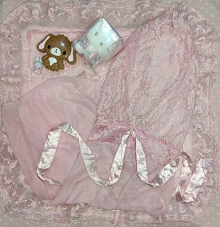 (Category: ) located in . Submitted by daintypeach (Listing ID 1450914343, Image 1). Description: .