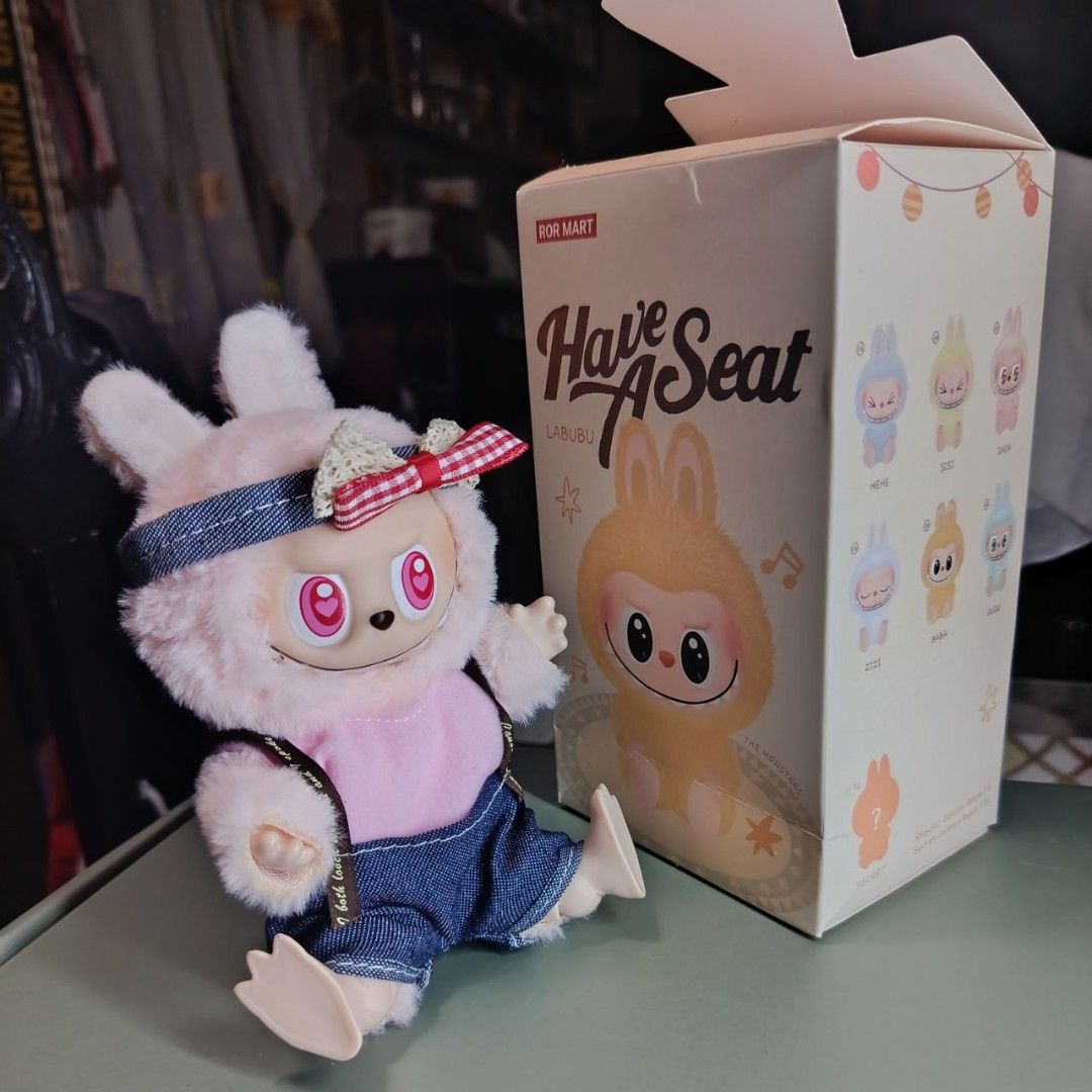 Pink Lafufu 🩷 (Category: Plushies & Soft Toys) located in Quezon City. Submitted by quick_rabbit77 (Listing ID 1450884598, Image 3). Description: Selling this cute meme toy from Ror Mart! Perfect budget-friendly alternative if you love the monster plush aesthetic without paying premium reseller prices. 🩷 includes the denim suspenders and pink top. 🩷 w/ box 🎁☑️ 🩷 w/ clothes 👗 and headband accessories 💁🏻‍♀️ 🩷 pink eyes, smooth vinyl bald f