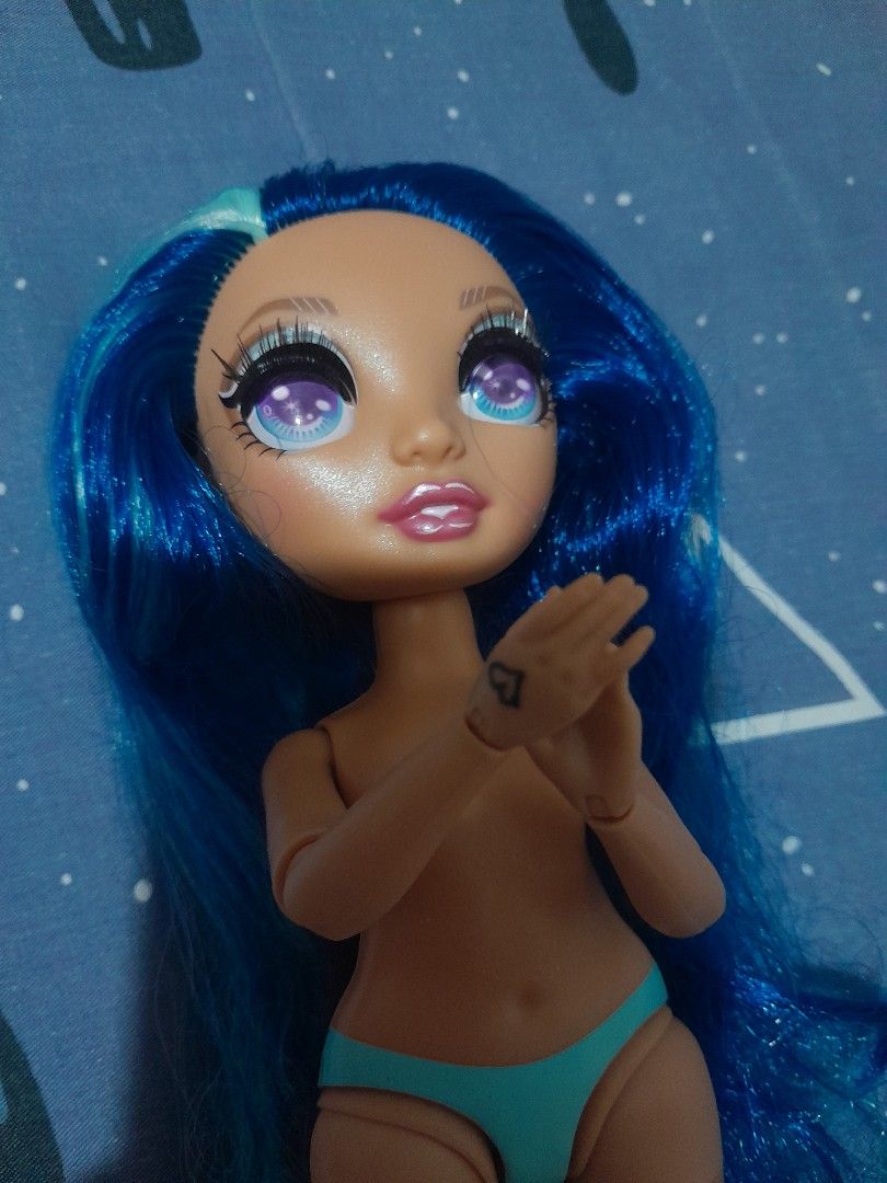 Rainbow High Doll Authentic (Category: Figurines & Statues) located in Quezon City. Submitted by warmturtle.ba931b (Listing ID 1450790746, Image 3). Description: 💙 AUTHENTIC RAINBOW HIGH SKYLER BRADSHAW DOLL 💙 ✨ Character: Skyler Bradshaw 🌈 Brand: Rainbow High by MGA Entertainment 🧸 Condition: Lightly used, well cared for and well kept 💎 Clean overall condition with joints intact and functioning properly 🩵 NUDE DOLL ONLY Doll is sold as sho