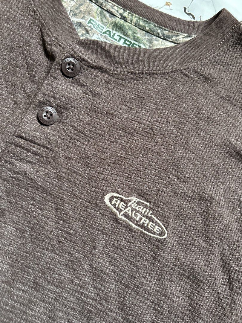 Realtree Long Sleeve Shirt (Category: Coats, Jackets and Outerwear) located in San Carlos. Submitted by declutterph2420 (Listing ID 1450766036, Image 2). Description: no issue 31x23.