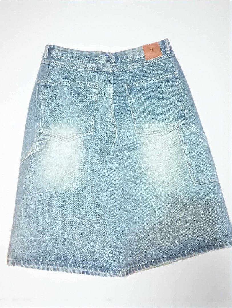 ROXY SEXY SHORT (Category: Shorts) located in Quezon. Submitted by thrift_naku (Listing ID 1450869258, Image 3). Description: wear this roxy short.