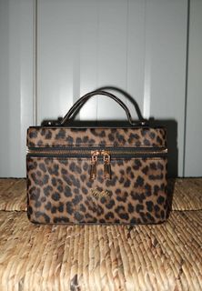 (Category: ) located in . Submitted by loved.shopping (Listing ID 1450741148, Image 1). Description: .