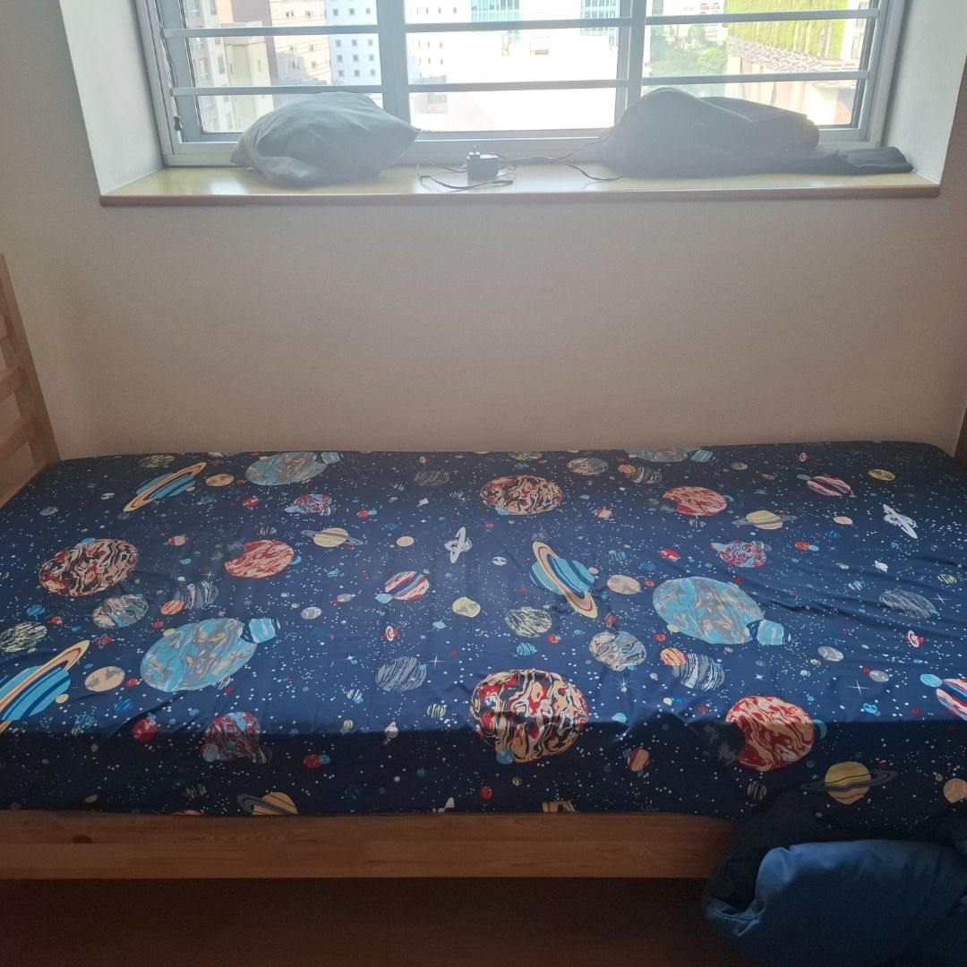 Single Bed (Category: Bedding & Towels) located in Singapore. Submitted by kk777_265 (Listing ID 1450741413, Image 1). Description: Single Bed with wooden frame and mattress.