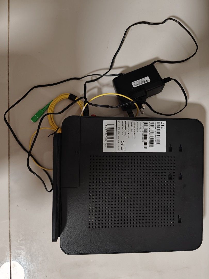 Singtel ZTE Optical Network Router with Power Adapter514832247985295361