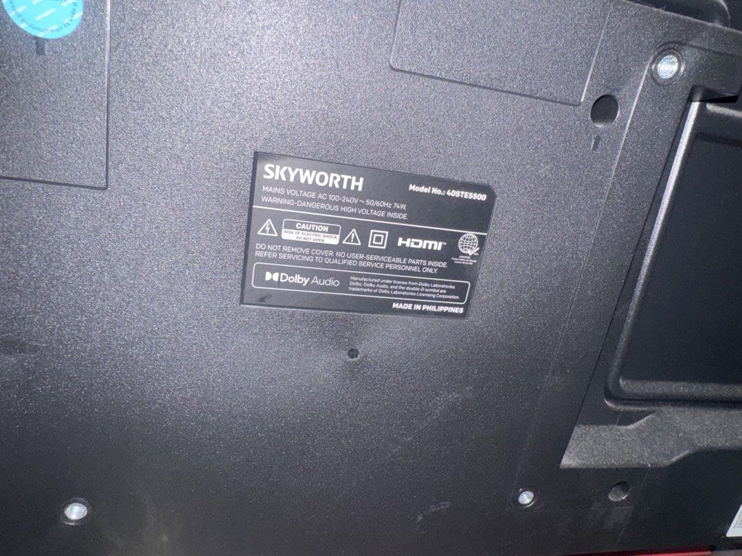 Skyworth 40" 40GT5500 LCD TV (Category: TV) located in Taguig. Submitted by charibebs (Listing ID 1450857509, Image 3). Description: FOR SALE: SKYWORTH 40” SMART TV ✅ Good condition; barely used ✅ Smart TV (with Netflix, Youtube etc) ✅ No issues & well-maintained Reason for selling: relocating; no space for TV 📍 Location: Makati City 💬 PM for inquiries or to request a video of the TV working..