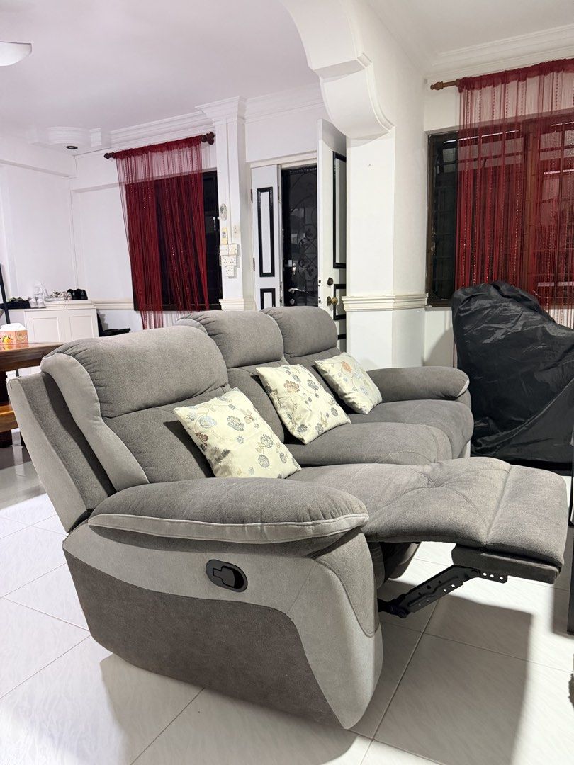 Sofa (Category: Sofas) located in Singapore. Submitted by a-fit (Listing ID 1450870322, Image 3). Description: .