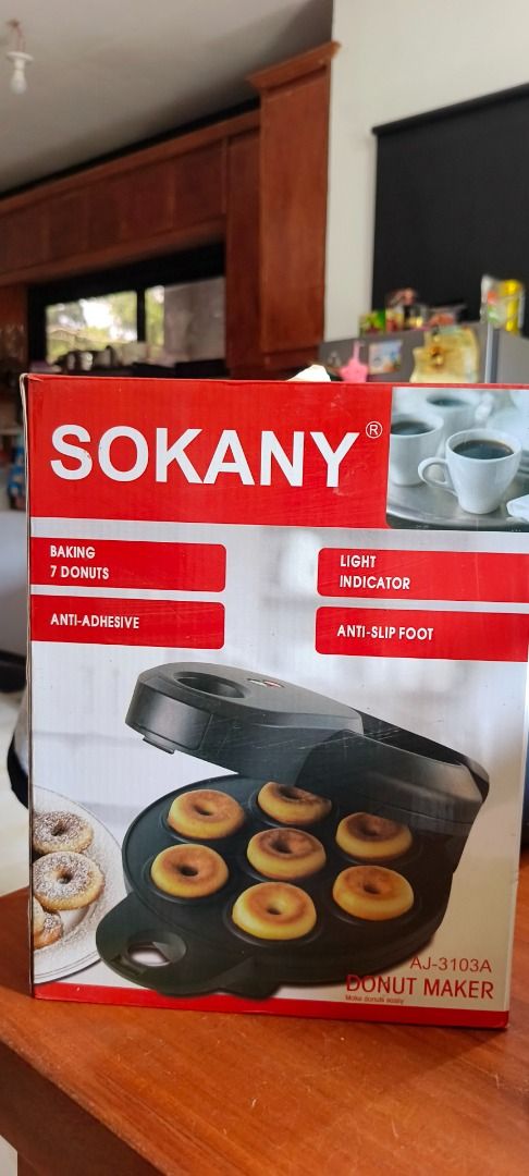 SOKANY AJ-3103A Donut Maker - Bakes 7 Donuts (Category: Other Kitchen Appliances) located in Lipa City. Submitted by yummybabe (Listing ID 1450823415, Image 1). Description: Never been used, makinis na makinis, RFS: Decluttering Price: PHP 600 negotiable, PM bka mgkasundo - Bake 7 delicious donuts at home with the SOKANY donut maker. - Features an anti-adhesive surface for easy cleaning. - Includes a light indicator for convenience. - Anti-slip f