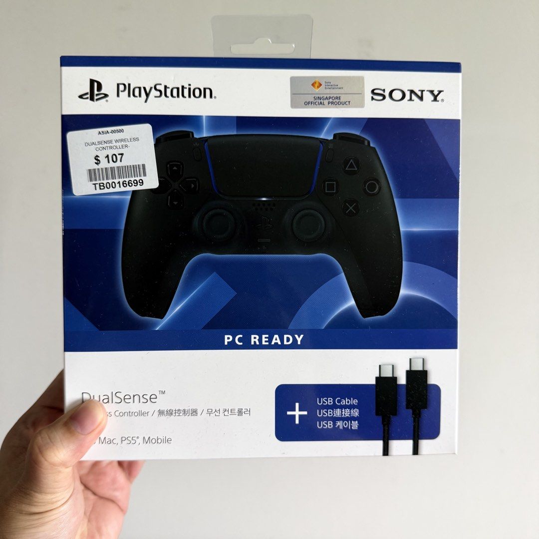 Sony Controller (Category: Controllers) located in Singapore. Submitted by this.is.the.way (Listing ID 1450779182, Image 1). Description: new.