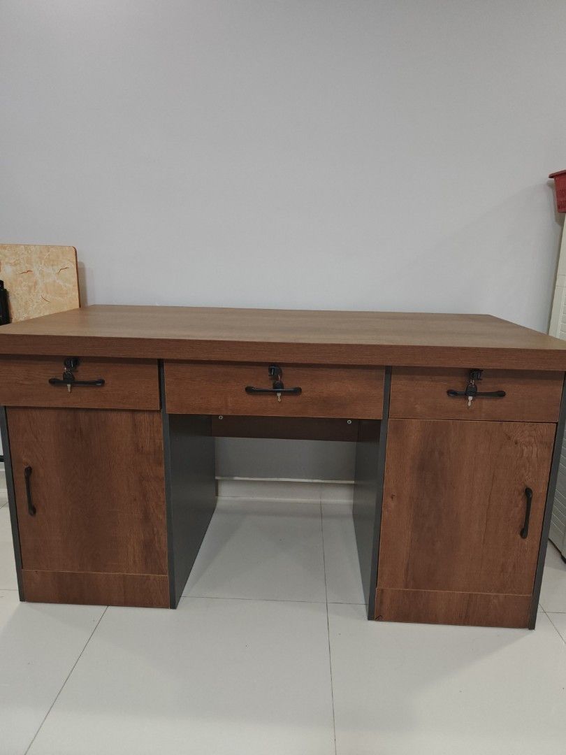 Study table. (Category: Other Home Furniture) located in Singapore. Submitted by fix_it (Listing ID 192485670, Image 1). Description: as good as new..