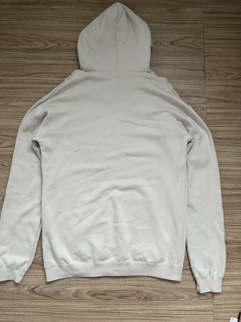 STUSSY HOODIE (Category: Coats, Jackets and Outerwear) located in Cebu City. Submitted by fierce.vincent (Listing ID 1450802738, Image 2). Description: STUSSY HOODIE JACKET LIKE NEW CONDITION 22.5 x 29 / M FIT LARGE 1750 + SF.