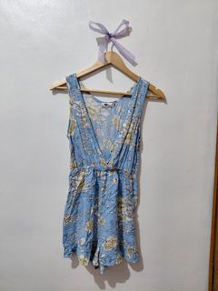 (Category: ) located in . Submitted by wornwardrobe (Listing ID 1450785365, Image 1). Description: .