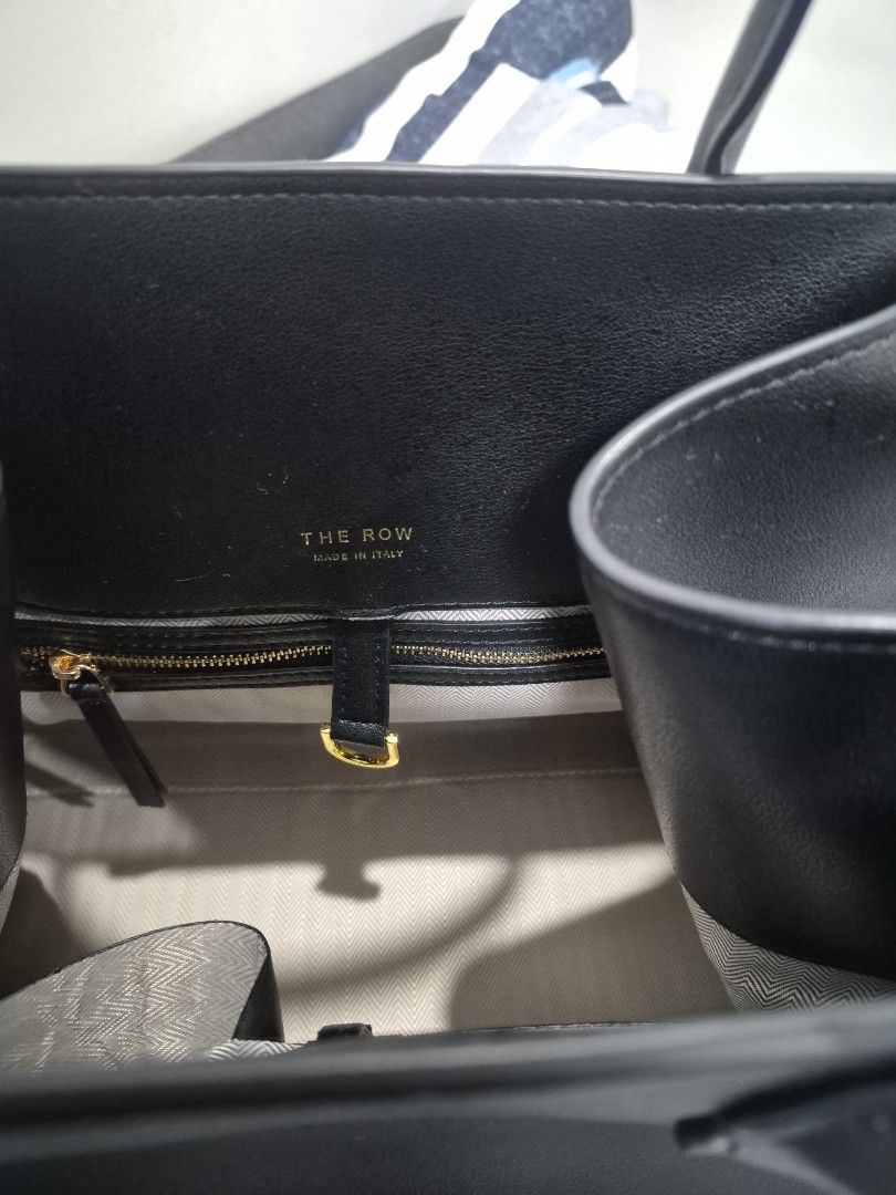 The Row Margaux 15 (Category: Luxury Bags & Wallets) located in Quezon City. Submitted by trachenburg (Listing ID 1450906256, Image 3). Description: The Row Margaux 15 - Black Masoni Leather - Size 15 - Clean interior - No flaws - with The Row Dustbag.