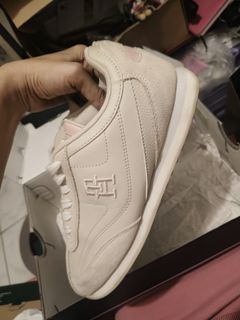(Category: ) located in . Submitted by FashionBlock (Listing ID 1450839710, Image 1). Description: .