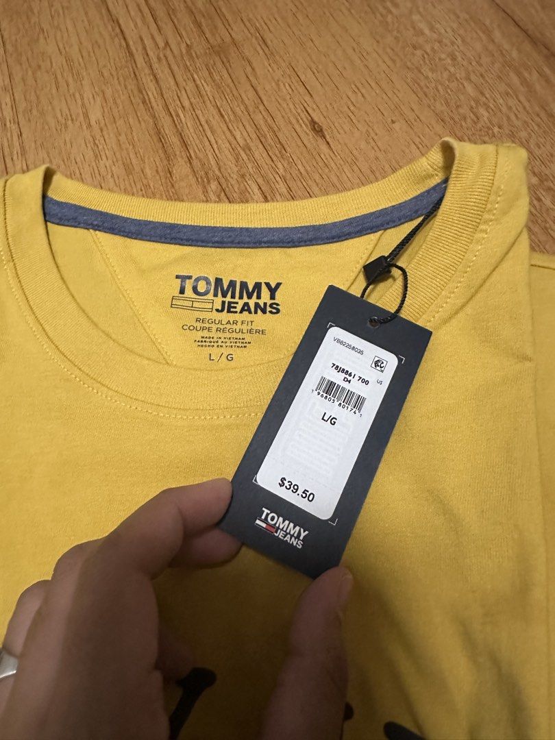 Tommy Jeans Graphic T-Shirt (Category: Tshirts & Polo Shirts ) located in Quezon City. Submitted by atanashii (Listing ID 1450824859, Image 3). Description: - Brand new Tommy Jeans t-shirt - Size: Large (L) - Fun 'Coffee & Bakery' graphic with a donut character - Brooklyn, NY detail on graphic - Regular fit - Perfect for casual wear - Still has original tags attached Negotiable Rfs: not into these types of shirts anymore .