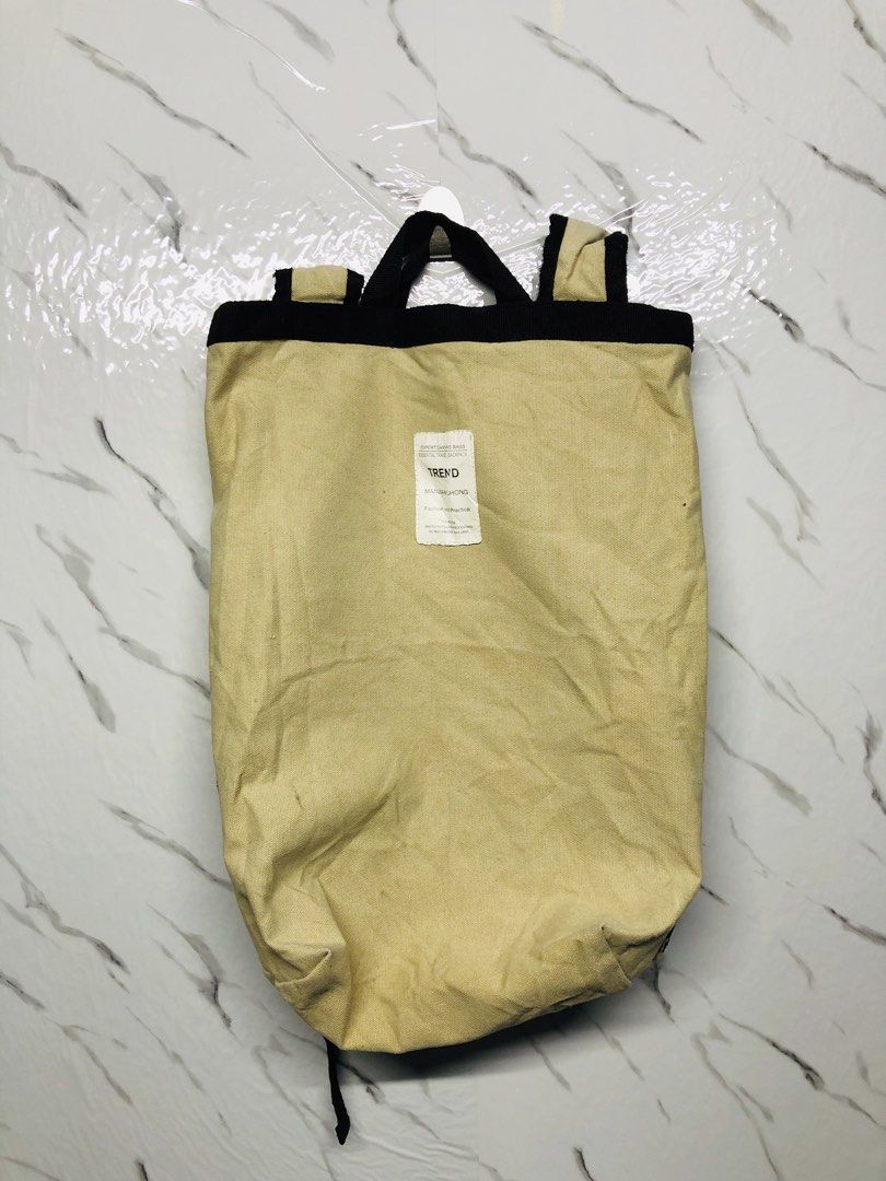 trend backpack (Category: Backpacks) located in Rantau Panjang. Submitted by aiman3319 (Listing ID 1450880421, Image 1). Description: bag nampak pudar sebab cahaya 001jeli.