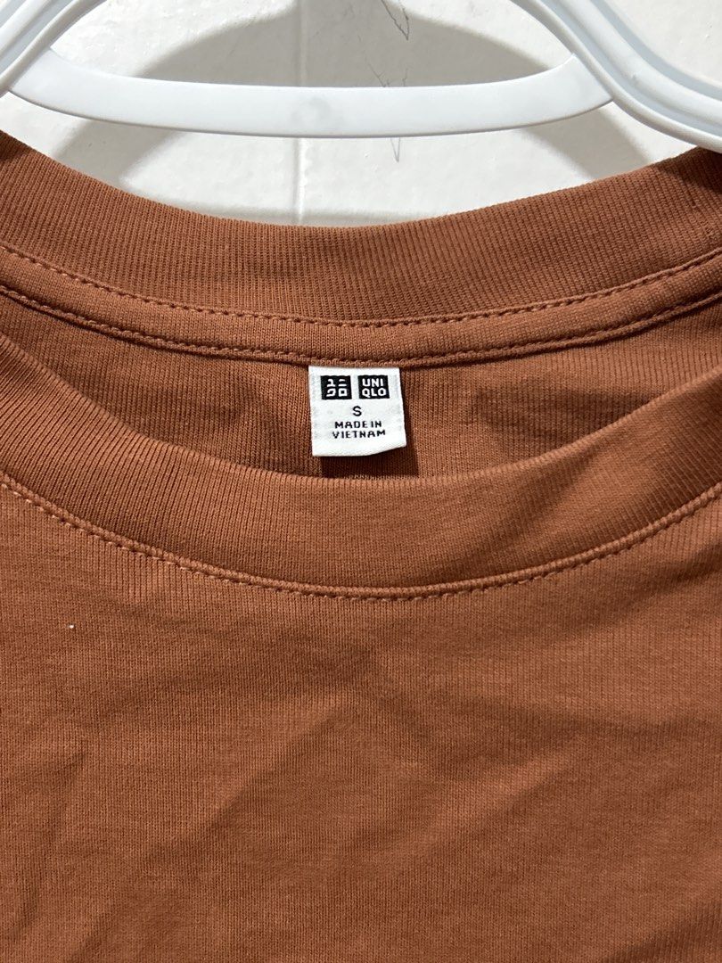 UNIQLO Ribbed T-Shirt (Category: Shirts) located in Cabanatuan. Submitted by wompywompy (Listing ID 1450907055, Image 2). Description: .