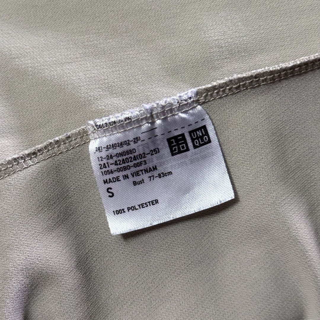 Uniqlo Shirts Bundle of 2 (Category: Shirts) located in Makati City. Submitted by msjj_ (Listing ID 1450846771, Image 2). Description: ⚠️ Disclaimer * Actual color may vary due to lighting or screen differences * NO RETURN, NO EXCHANGE ‼️ * LAST PRICE POSTED ‼️.