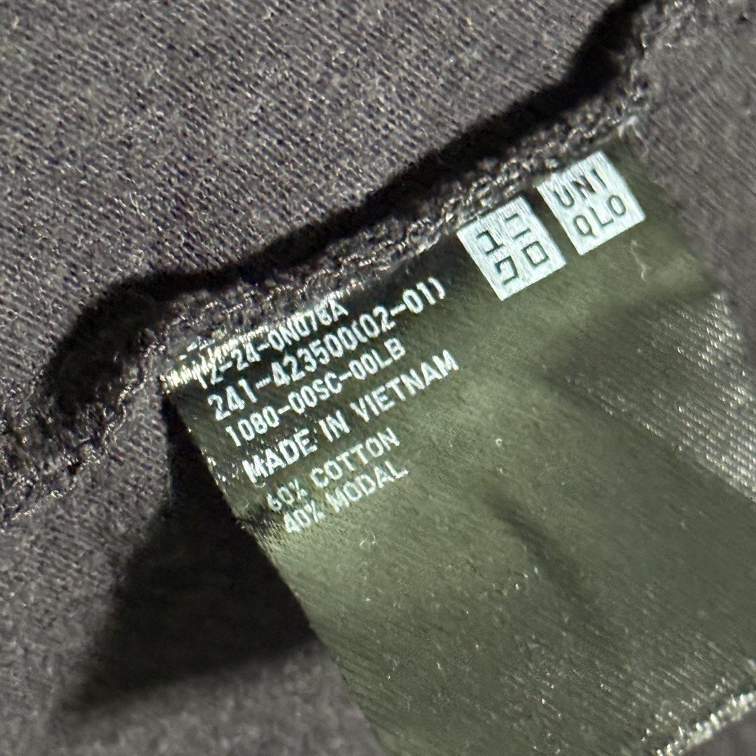 Uniqlo Shirts Bundle of 2 (Category: Shirts) located in Makati City. Submitted by msjj_ (Listing ID 1450846771, Image 3). Description: ⚠️ Disclaimer * Actual color may vary due to lighting or screen differences * NO RETURN, NO EXCHANGE ‼️ * LAST PRICE POSTED ‼️.