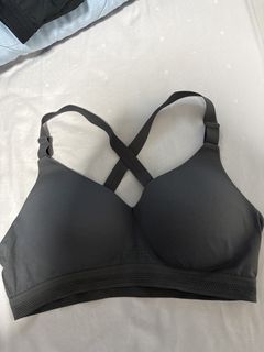 (Category: ) located in . Submitted by clothina (Listing ID 1450844235, Image 1). Description: .