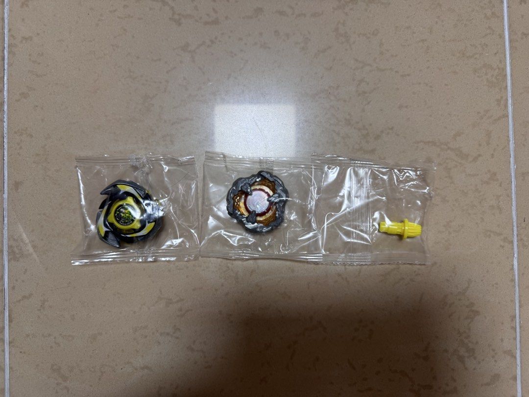 UX-15-02 暴龍咆哮 面+GF軸+5-80固鎖 （分類：動作及對戰玩具）位於 Hong Kong。 由 siufu1900 提交（商品編號 1450856339，圖片 1）。簡介： 放 B軸$25 Z軸$30 GF軸$20 R軸$100 5-80固鎖$20 UX-21港 全新 紫銀狼面36.74g $150 UX-15-02 港 全新暴龍咆哮 面 $30 UX-11 港 全新衝龍 面 $20 BX-31 美 二手細鯊 面 $25 BX-45港 二手武士聖劍 面 $35 UX-13美 二手石頭人 面 $30 BX-36-03 港 二手鯨魚面 $30 BXG-41-02 港 二手侏羅紀翼龍 面 $20 UX-11全隻960LR有code 有旋風發射器 $200 T形加長拉條 $10@1。