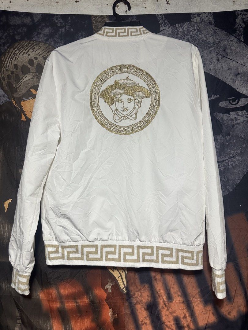 versace bomber jacket (Category: Activewear) located in Tawau. Submitted by ajistapau67 (Listing ID 1450737640, Image 2). Description: pit 21 labuh 26.