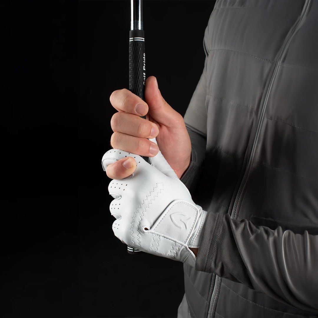 Vessel Lux Golf Glove Medium / White (Category: Golf) located in Pasay City. Submitted by shansey21 (Listing ID 1450770119, Image 2). Description: Available!! Brandnew and sealed Vessel Lux Golf Glove Medium / White 5pcs onhand / 2,500 each Vitocruz Taft Malate Manila.