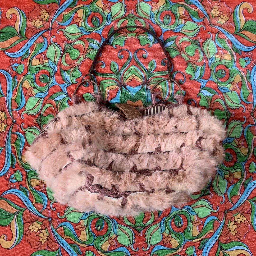 vintage cache cache pink woven fur bag 2000s y2k (Category: Tote Bags) located in Arayat. Submitted by capymelon (Listing ID 1450785695, Image 2). Description: magnetic lock, with zipper pocket pink/peach color body: 14” x 7.5” issue: rubs sa sakbitan ng handle.