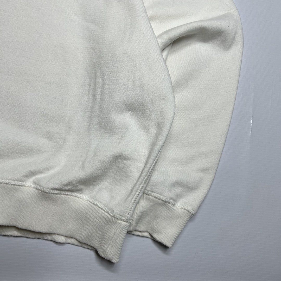 Vintage LL Bean Embroidered Crewneck (Category: Tshirts & Polo Shirts ) located in Antipolo. Submitted by wvyfrnds (Listing ID 1450801082, Image 3). Description: Vintage LL Bean Embroidered Crewneck Size: L Color: White/Cream Dimensions (Inches): Length: 25.5 Width: 23.5 Color Rate: 9/10 Issues - NONE 495 PLUS SF.