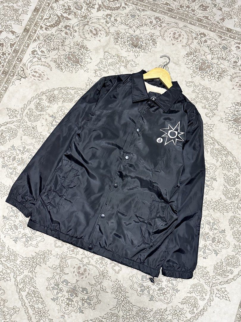 Volcom coach jacket (Category: Coats, Jackets and Outerwear) located in Shah Alam. Submitted by apisz15 (Listing ID 1450774868, Image 2). Description: Measurement :- Pit 21 Length 29 Condition 9/10.