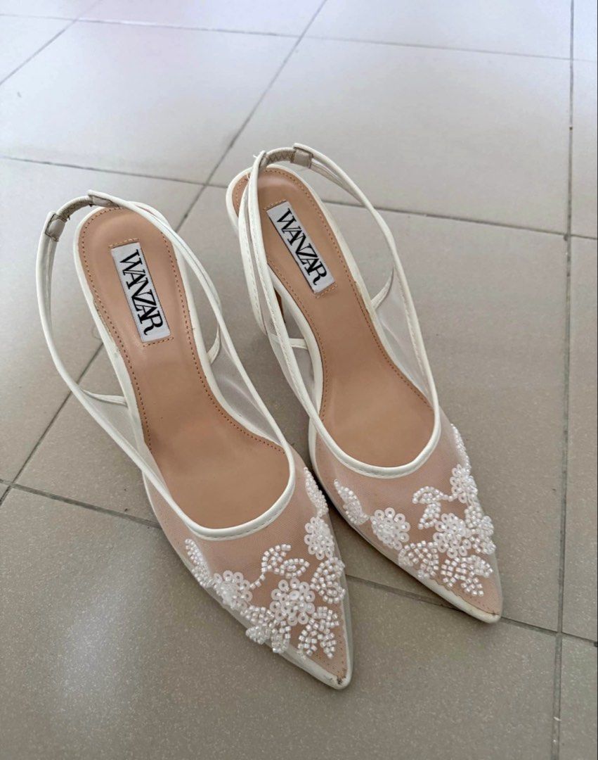 WANZAR HEELS SIZE 38 (Category: Heels) located in Puchong. Submitted by shopwithnhina (Listing ID 1450793418, Image 1). Description: Wanzar bride heels Size 38 Condition 8/10 As picture. Pakai 4jam shj masa nikah. Pm for details..
