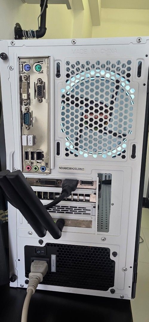 White Desktop PC514671438694328322