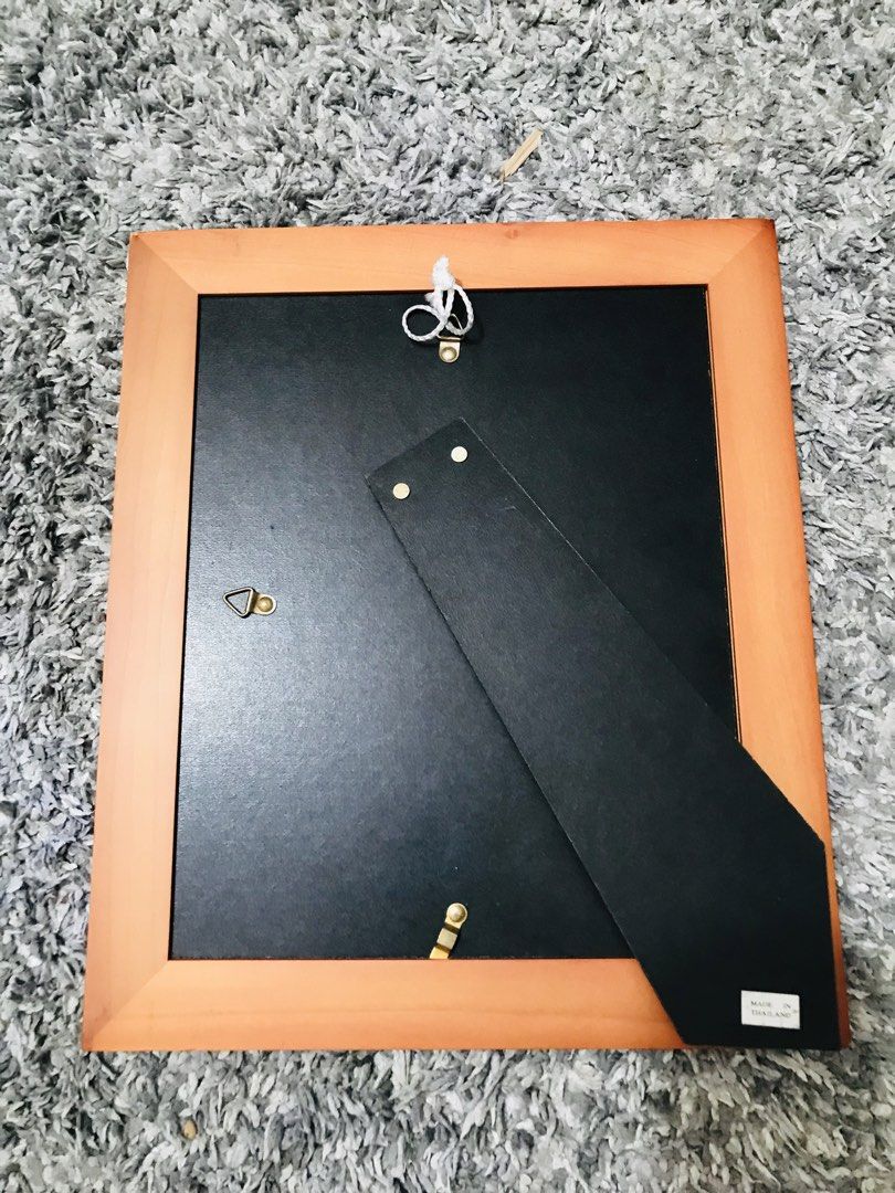 WOOD PICTURE FRAME 12.5/10.5 " (Category: Frames & Pictures) located in Gamu. Submitted by 2022bagsbunny (Listing ID 1450790573, Image 2). Description: .