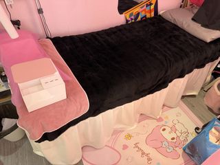 (Category: ) located in . Submitted by ibeaute.studio (Listing ID 1450779017, Image 1). Description: .