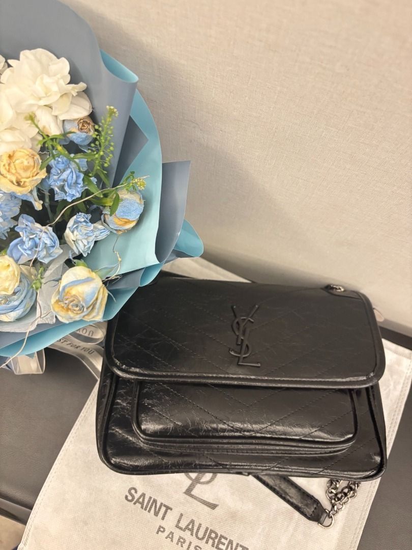 YSL Niki 黑鏈黑標 復古皺紋 （分類：單肩包）位於 Hong Kong。 由 petei_chen 提交（商品編號 1450776243，圖片 3）。簡介： 產品均有齊✅ : 原裝盒 紙袋 卡紙 塵袋 郵寄安排🚚 順豐包郵✅ 。