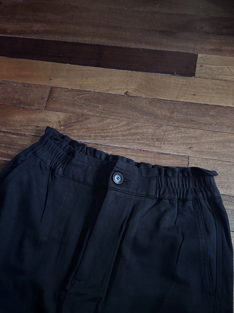 Zara Black Elastic Waist Pants Size M (Category: Other Bottoms) located in Davao. Submitted by fashiondeclutter11 (Listing ID 1450770208, Image 2). Description: - Zara black pants - Size: Medium - Elastic waistband with button closure - Two front pockets - Unique seam detail on legs - Made in Cambodia.
