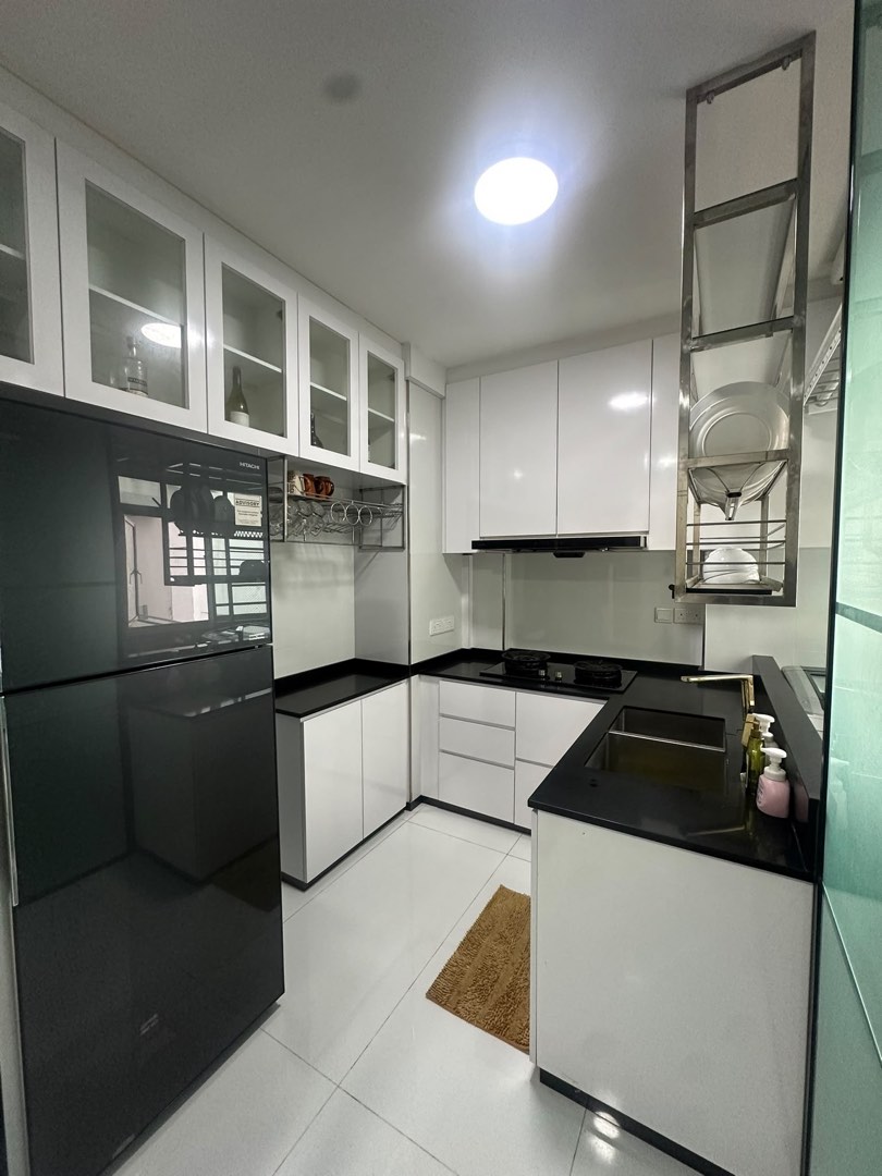 (Category: ) located in . Submitted by ljy668 (Listing ID 1450986991, Image 1). Description: .