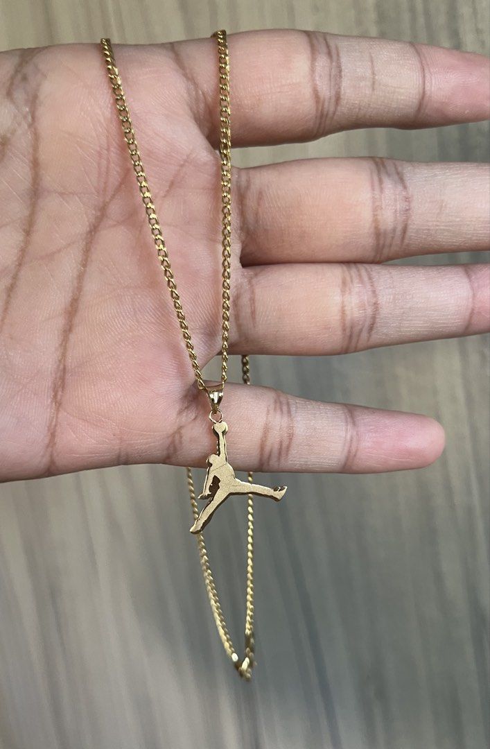 18k Saudi Gold Necklace 3.06g 16” (Category: Necklaces) located in Dasmarinas. Submitted by nylaneg (Listing ID 1451061726, Image 1). Description: 18k Saudi gold chain 16” 2.07g Pendant .99g .
