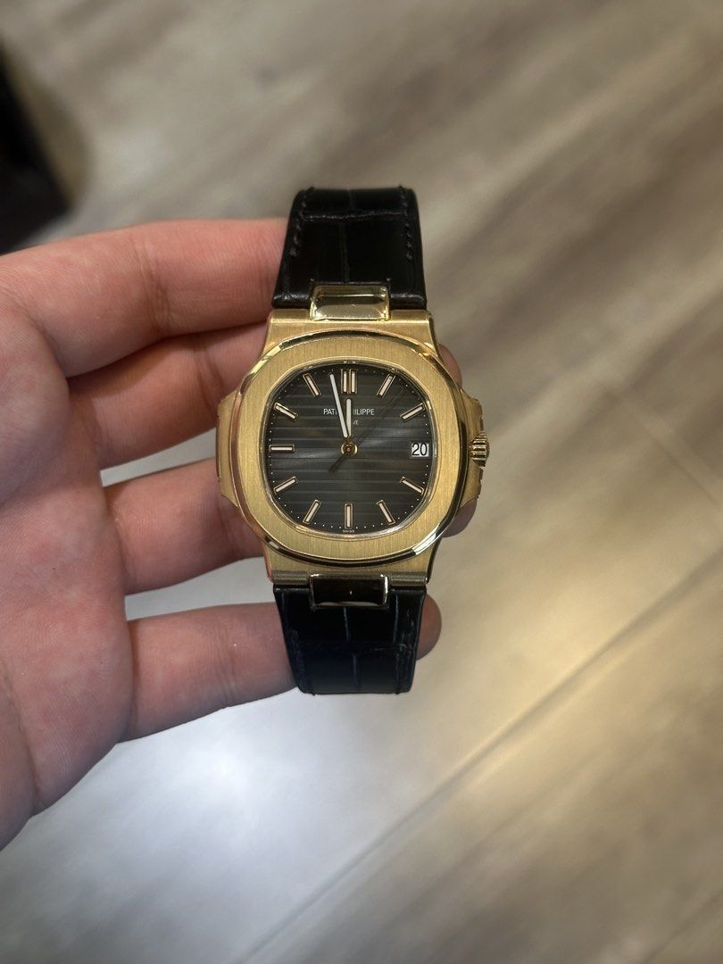 2010 Nautilus Black Full Rose Gold (Category: Luxury Watches) located in Manila. Submitted by wcmanila (Listing ID 1450988419, Image 1). Description: Full Set .