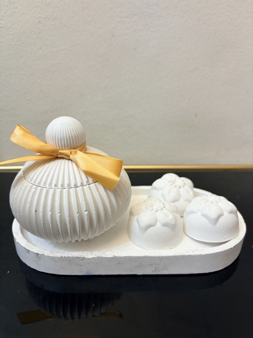 5pcs set hand made soy wax scented candle (Category: Other Home Decor) located in Mandaluyong City. Submitted by home_box.ae (Listing ID 1451129700, Image 2). Description: .