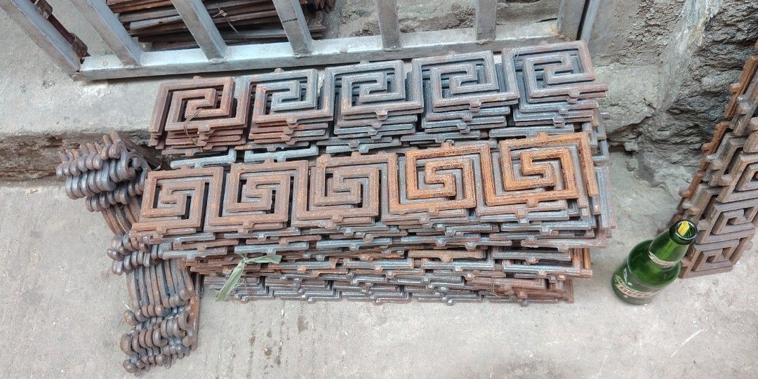 60pcs metal cast iron baluster railing stair decor (Category: Construction & Building Materials) located in Caloocan City. Submitted by zenmountain-d8b1c0 (Listing ID 1451006050, Image 1). Description: .