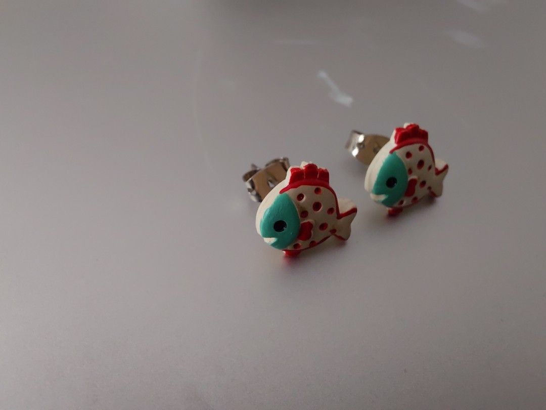 魚仔耳環 （分類：耳環）位於 Hong Kong。 由 pattyjimmy09-99976 提交（商品編號 1450949981，圖片 3）。簡介： 。