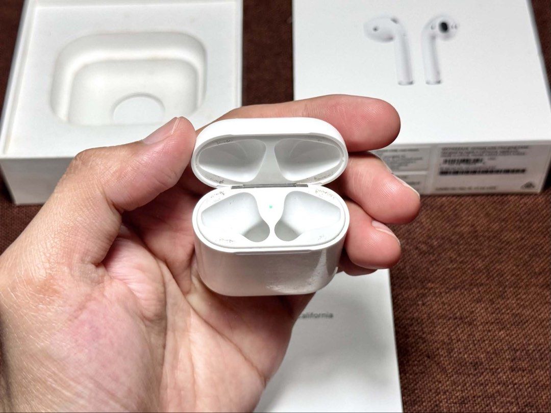 Airpods Gen 2 Charging Case only (Category: Earphones) located in Antipolo. Submitted by kenet13 (Listing ID 1450996244, Image 3). Description: Selling my Airpods Gen 2 CHARGING CASE ONLY PERSONAL WARRANTY: 1 MONTH (as long as hindi po nabagsak or nabasa) 100% no any hidden defects 100% good battery health 100% working perfectly 100% original Please no to lowballing po, I always ensure that all of my products are like new condition and free of is